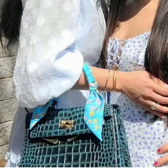 Genuine leather crocodile embossed bag - Picture 13 of 13